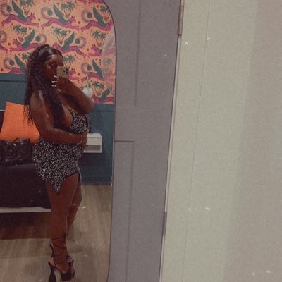 kwhitdabaddie's profile picture. 