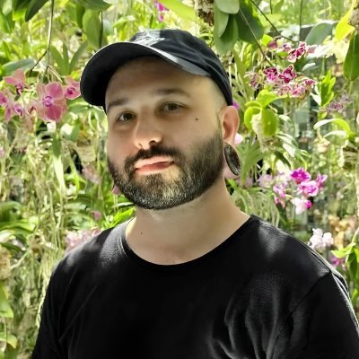 ui/ux designer + developer | tech, crypto, comedy, politics 🌹