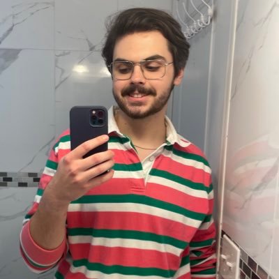@MiddleSeatCo. Former @SenSanders (he/him)