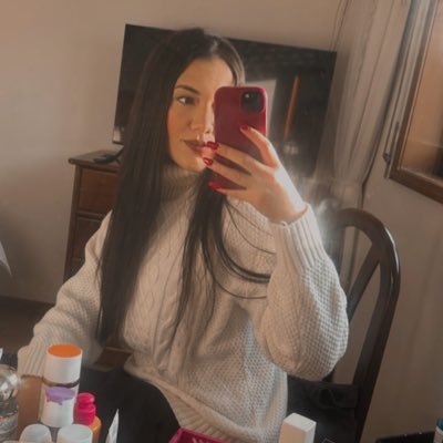 milenanvss's profile picture. as vezes voando , as vezes em queda livre