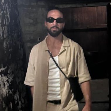 matteobarbucci's profile picture. not right, not left, up ⬆️