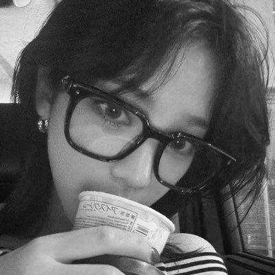 mingupinguw's profile picture. — 𝐝𝐫𝐚𝐩𝐞𝐭𝐨𝐦𝐚𝐧𝐢𝐚 (n.) : an overwhelming urge to run away.