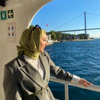 zeze (@zeynepatb) 's Twitter Profile