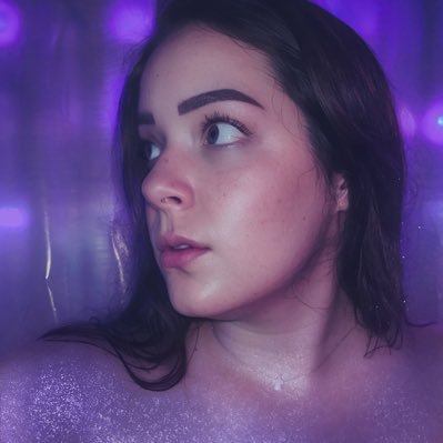 | 28 | east carolina university alumna | #trichotillomania | 🏳️🌈 | #scoliosis | she/her |