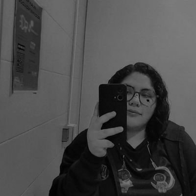 Sotelo013Iz's profile picture. 