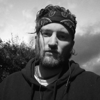 29 - MMA - Everton - New Orleans Saints - F1 - PC Nerd - Probably vibin' to metal or on Prodigy RP