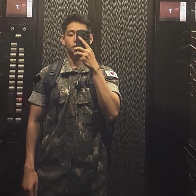 iya ini revina, biar pada ga nanya ‘ini akun kak rev bukan?’😅😅