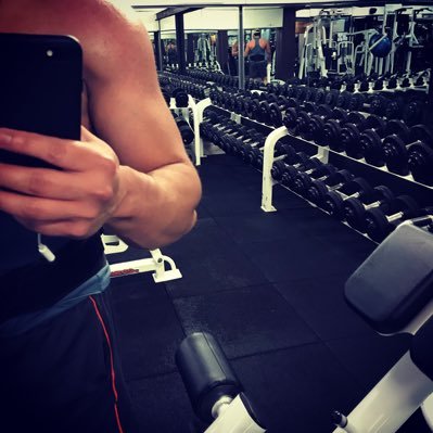 thearmoroflight's profile picture. 