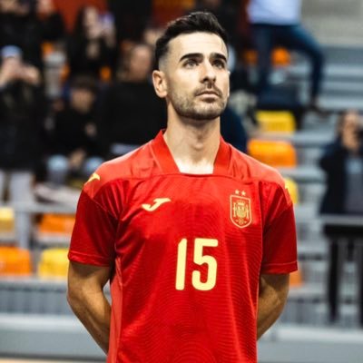 Jugador Profesional 1 división de Fútbol Sala. Actualmente en Viña Albali Valdepeñas, Internacional Con La Selección Española🇪🇸