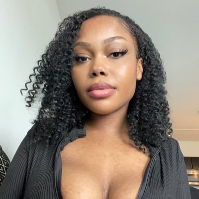 Nikkijoness1's profile picture. 