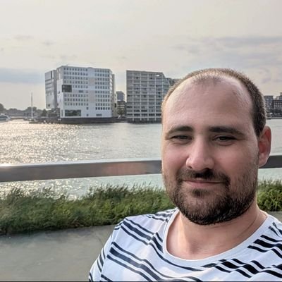 Ancora qui su X, solo per fare qualche commento caustici in un ambiente ormai tossico. Siete la mia palestra per affinare lo schernimento sugli egoisti