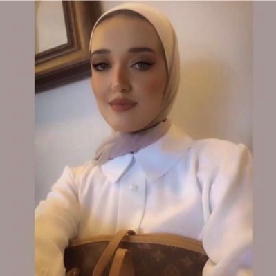وَيتركُ الشِّعرُ فيهَا باَلغِ الأثرِ || Architect