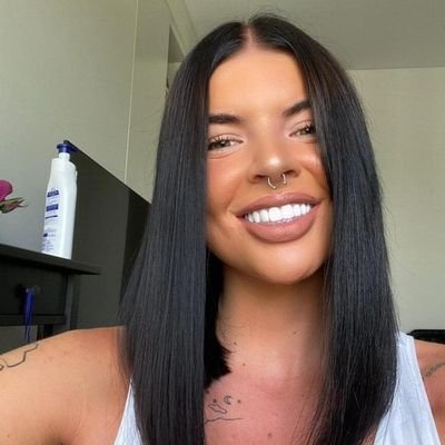 lily_ellie15's profile picture. 