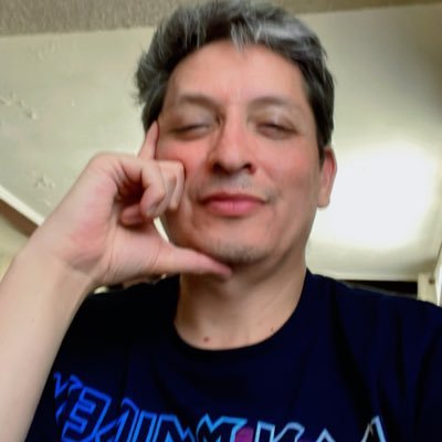 la descripción es la reducción máxima de la expresión humana la pretensión es ser mas que una verbalización por eso al infinito y mas alla...!