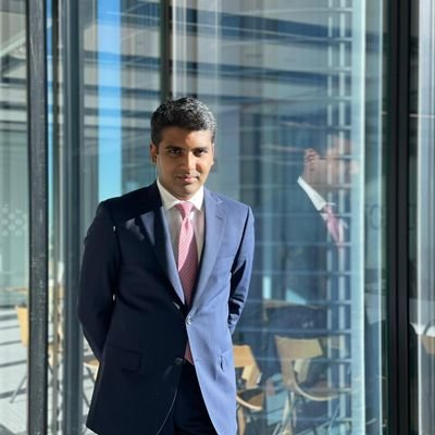 eshtiaquekhan's profile picture. Big Tent and defender of truth 🟩
Ex-IB M&A at Santander and Natixis
Professor at IE Business School