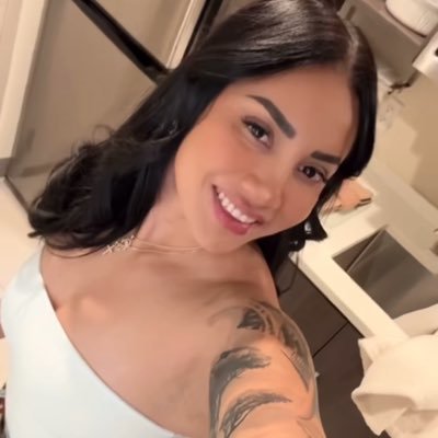 BabaraJ9464's profile picture. 