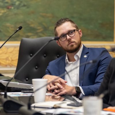 My thoughts on politics, sports, and life. Opinions are my own. OU 17 | Cornell 20 | Villanova 26 | SKYWARN Storm Spotter | Catholic | 2021 NextGen Under 30 |