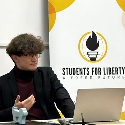 Tu ne cede malis, sed contra audentior ito 🇺🇦
Studying: Law | Philosophy