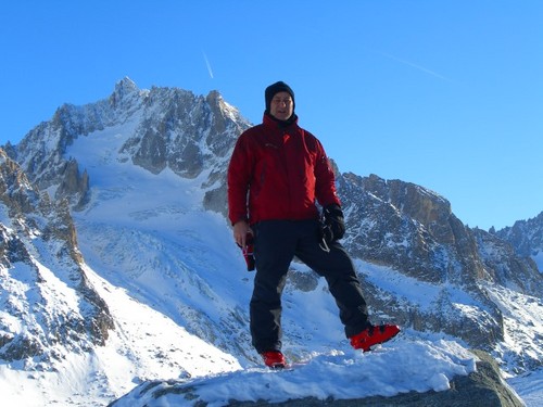 Enjoys the outdoors, skiing, mountains, hill walking, cycling and sailing. Chartered Project Management / Building Surveyor.