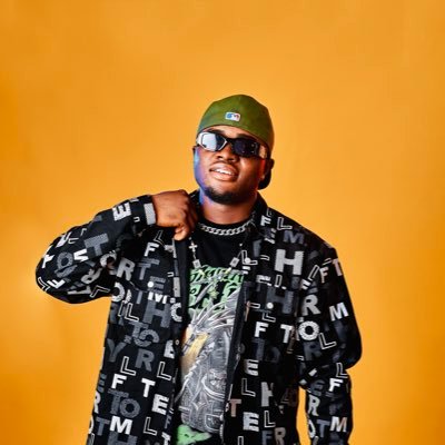 -Dirty Music 🔞 -Owerri Boy 🌍 -IG @iambadboychizzy #DEALER ON ALL PLATFORMS NOW!! click link 👇🏼👇🏼
