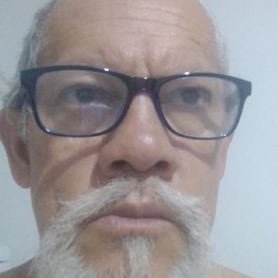 filiado ao PC do B
sempre esquerda, flamenguista, seguidor de Jesus Cristo.Anti-bolsonarista, defensor dos animais abandonados.