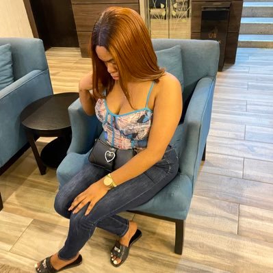 Easy going ,hairstylist by profession favorite @davido🥰