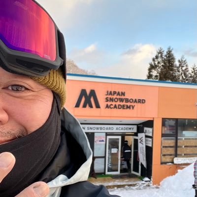 妻子と猫2匹と暮らす/ #スノーボード の週末インストラクター/ #Japansnowboardacademy #ダイナランド 校所属/めいほうリゾート/昨年10月心筋梗塞で心停止して一回〇んだ人/おちょぼさん市/あちこち痛いポンコツおじ