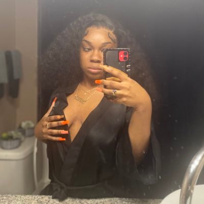 im here for the girls 🌈 🔞+ cashapp: $AmayaChanteeee dm for menu 💕 ig: c.hanteeee (THIS IS MY ONLY PAGE )