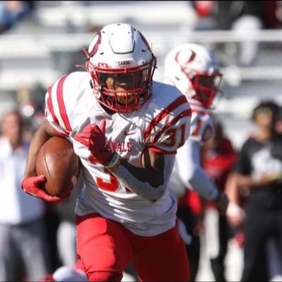 5’7 185lb RB/WR/KR 1-2 years of eligibility bench:240 Squat:405 unofficial 40: 4:38