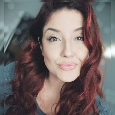 Veiled_Siren's profile picture. I will not open or respond to any DM. 
No need to waste your time or mine.