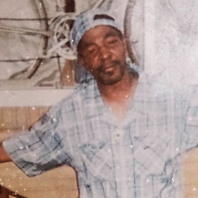 TippyMc28's profile picture. Goldie
