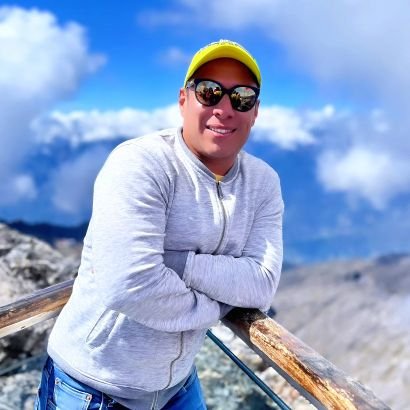 Periodista - Journalist
@canal_televen 🔴
@UnionRadionet 🧡
Lcdo en Educación
Persigo sueños /
Premio Estadal de Periodismo🥇
Correo Djjade5@gmail.com
