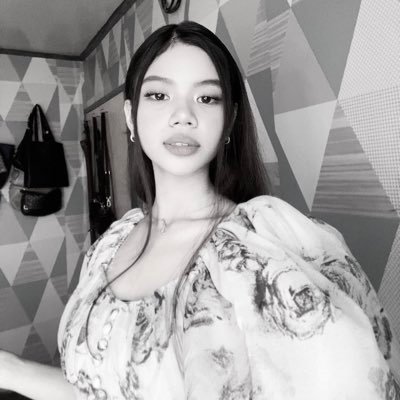 julyy_lgspi's profile picture. deprived of basic human requirements✨