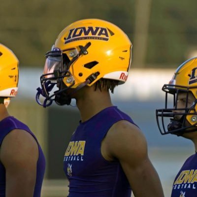 ⭐️⭐️⭐️ #21| WR| 2026 | Iowa High School | Dual-Sport ATH 🏀🏈 | Ht: 6003 (c) , Wt: 185 LBS (c)| 3.0 GPA | @4thQuarterM7v7 Junior Film 🎞️ 👇🏾
