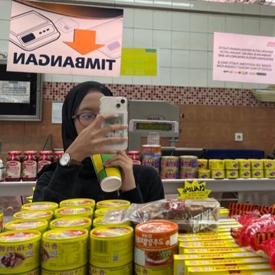 hobiejeyk's profile picture. hobinya nangisin kimia