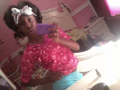 - @terrioneee_ & @KeepnupW_Lula loves you roy (: