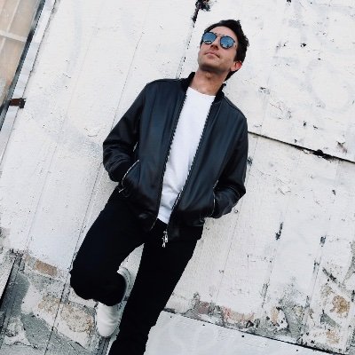 Art Director, Designer + Musician based in SF, CA
@_adambrookes_ @dangermaker #futureprimitiverecords @ascap @recordingacad @aigasf @deanmarkleyusa @sfjazz