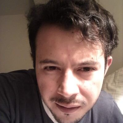 Abogado y progresista. Amante de la tranquilidad, el buen café, el vino y las conversaciones interesantes. Apasionado por el deporte y fiel hincha del Barcelona
