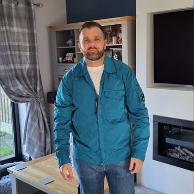 dad of 3 amazing kids love music most sports especially football and boxing proud lfc supporter #ynwa
