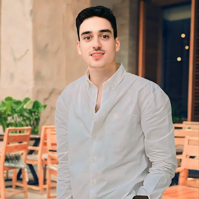 Ahmed__Yaseer's profile picture. بين الناس شقي وسعيد فمع من تريد ؟!
