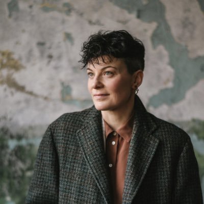 poems | essays (The Sun is Open; Fothermather; creatureliness, queerness, parenthood, violence, the living & dead) Reader in English @QUBelfast @HeaneyCentre