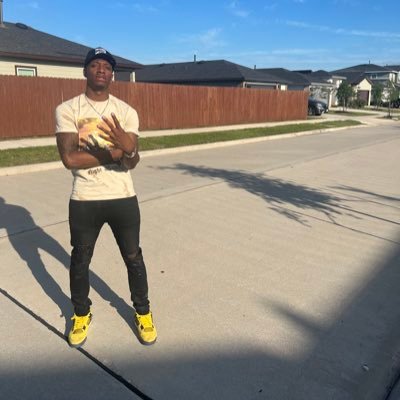 Alcorn State💜💛 | Romans 8:18 | 601 📍| Computer Networking Major👨🏽💻📚 | 1 9 0 6 🤙🏽❄️| ΔΚ🦍🩸
