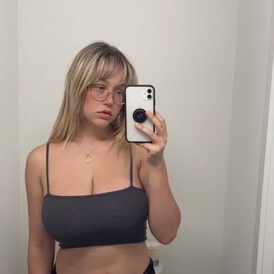 RoseLi2767's profile picture. 