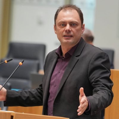 daniel_koebler's profile picture. MdL GRÜNE im Landtag Rheinland-Pfalz, Stadtrat in Mainz, Ortsvorsteher Mainz-Oberstadt, Politologe, 3facher Papa, Fußballer, Hip-Hopper
