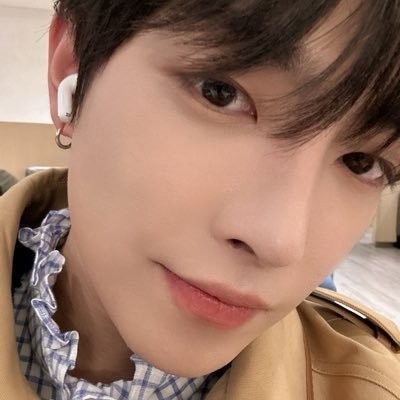 purples36345751's profile picture. 에이티즈🏴‍☠️💙 홍중이와 함께 걸어갈 수많은 날들🦋💜🐿️