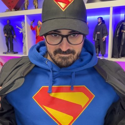 Javi Olivares 📹 LBDK #Superman #LookUp ❤️💙💛 Profile