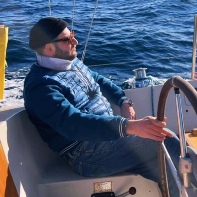 JustinYILAL's profile picture. Somewhere later than, sometime ago.