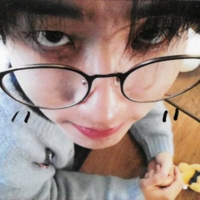 due to personal reasons i will be holding han jisung’s hand