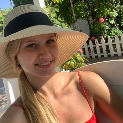 laurajohn6868's profile picture. 