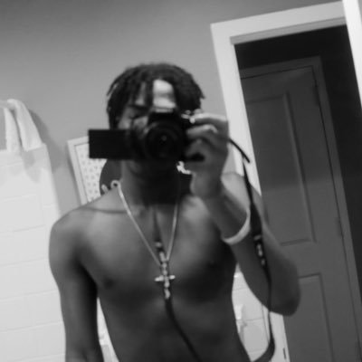 zysexual's profile picture. slightly disrespectful | @otwzyair